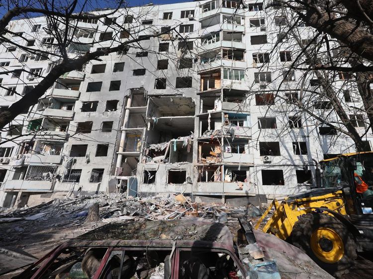 Apartemen di Kharkiv Rusak Parah Dihantam Rudal Rusia