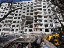 Apartemen di Kharkiv Rusak Parah Dihantam Rudal Rusia