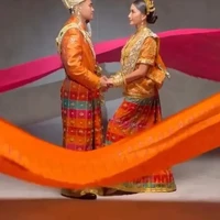 Untuk busana, Asnawi dan Yuriska mempercayakan pada Sanggar Tamalate Jakarta. Sementara untuk riasan wajah, Yuriska dibantu oleh Red Berry Makeup. Foto: Instagram/@riomotret