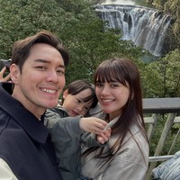 Audi Marissa dan Anthony Xie resmi menikah pada 12 September 2020 di The Ritz-Carlton, Pacific Place. Selama menikah, keduanya kerap tampil serasi dan kompak. Anthony dan Audi juga beberapa kali terlihat membuat konten bersama putra semata wayang mereka. Foto: Instagram @anthonyxie_/ @audimarissa