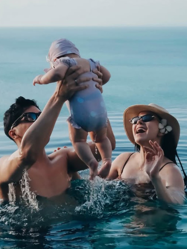 7 Foto Terbaru Alyssa Daguise-Al Ghazali Bareng Baby Soleil yang Jadi Sorotan