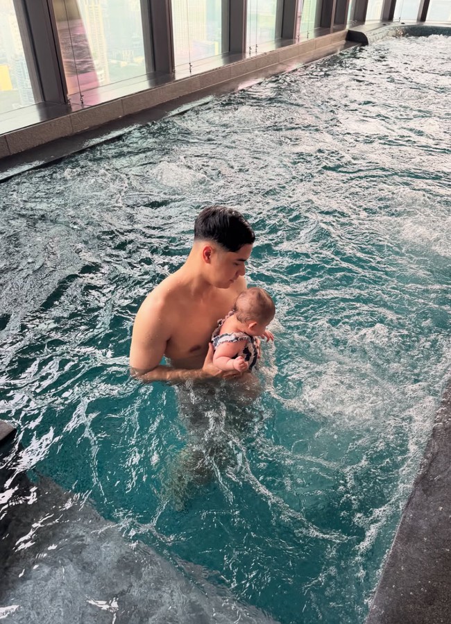 Memiliki darah keturunan blasteran dari orangtuanya, banyak yang menyebut baby Soleil terlihat seperti bule. Foto: Instagram/@alyssadaguise/@alghazali7
