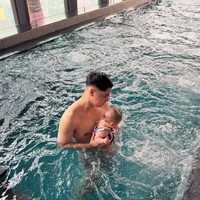 Memiliki darah keturunan blasteran dari orangtuanya, banyak yang menyebut baby Soleil terlihat seperti bule. Foto: Instagram/@alyssadaguise/@alghazali7