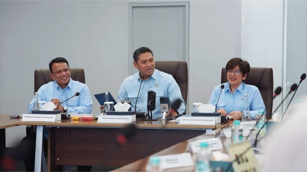 Badan Gizi Nasional (BGN) terus memperkuat penyelenggaraan Program Makan Bergizi Gratis (MBG) melalui pembelajaran dari berbagai praktik baik, termasuk pengalaman Jepang dalam menjalankan program makan gratis para siswanya. Upaya tersebut dilakukan melalui audiensi BGN dengan Japan International Cooperation Agency (JICA) Indonesia, Rabu (23/9). (Dok. BGN
