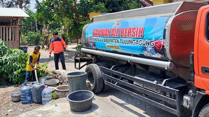 Bantuan air bersih di Tulungagung