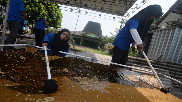 Dari Cipratan Jadi Cuan, Warga Disabilitas Berkarya Lewat Batik di Klaten