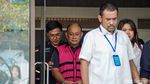 Diborgol! Eks Kepala BGN Dadan Hindayana Cs Digiring ke Mobil Tahanan