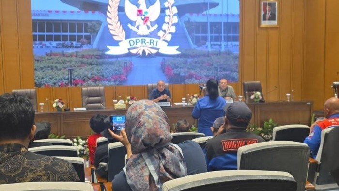 Buruh Bicara Risiko Kerja Kontrak Berlarut ke DPR, Singgung Potensi Asusila