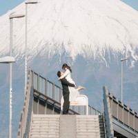 Pemotretan Jerome Polin & Kekasih Usai Lamaran, Mesra di Depan Gunung Fuji