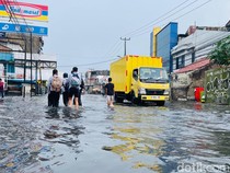 Jadek Kopo Bandung Banjir, Akses Jalan Lumpuh