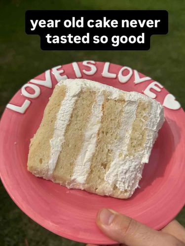 Kue Pengantin Selena Gomez dan Benny Blanco.