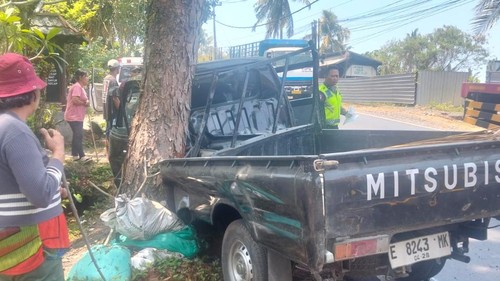 Mobil pikap mengalami lakalantas tunggal di Jalan Denpasar-Gilimanuk, Banjar Dinas Bonian, Desa Antap, Kecamatan Selemadeg, Tabanan, Selasa (29/9/2026). (Istimewa)