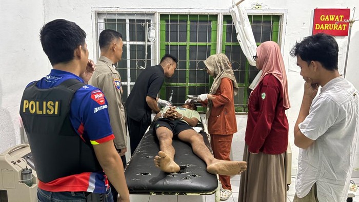 Pelaku pencurian getah karet di OKU dirawat di rumah sakit setelah diamuk massa