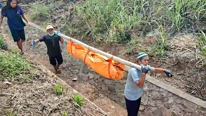 Penemuan mayat di kolong Tol Bocimi Sukabumi.