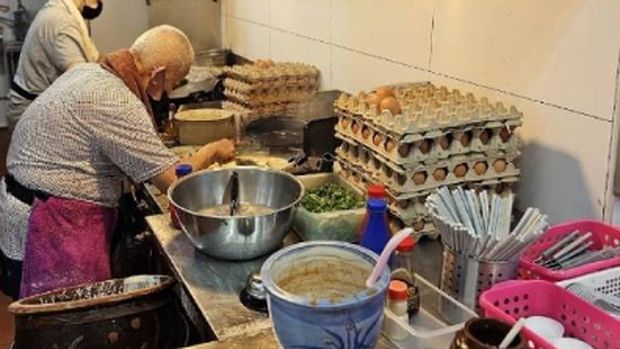 30 Tahun Jualan dan Siap Pensiun, Pasutri Penjual Omelet Ini Cari Penerus