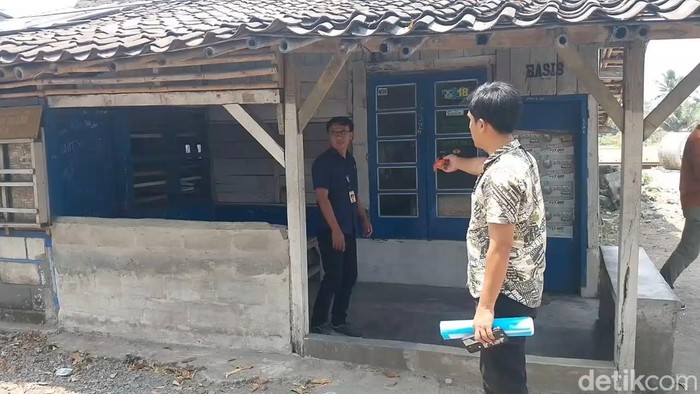 Polisi melakukan olah TKP dugaan perundungan yang melibatkan siswa SMAN 3 Tasikmalaya