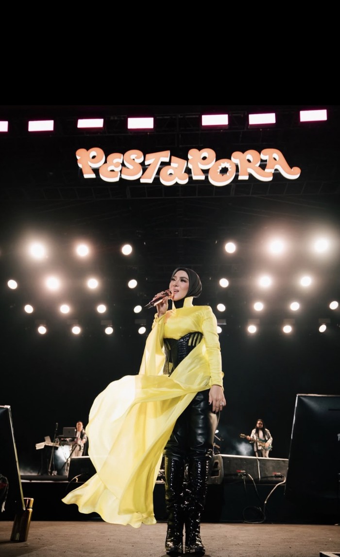 Syahrini Comeback! Tingkah Kocaknya Bikin Penonton Ngakak