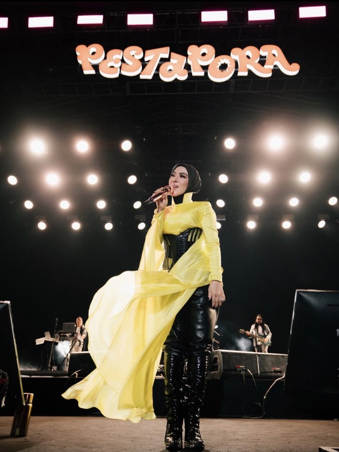 Syahrini Comeback! Tingkah Kocaknya Bikin Penonton Ngakak