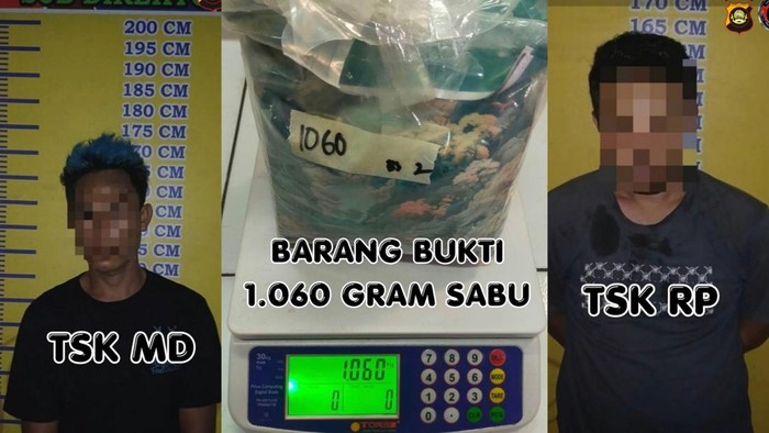 Tampang kedua pelaku beserta barang bukti sabu saat diamankan polisi
