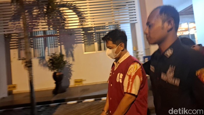 Tersangka kasus korupsi BUKP Tegalrejo digiring ke Lapas Kelas II A Jogja dari Kantor Kejati DIY,  Selasa (29/9/2026).