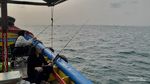 Mancing Mania! Serunya Seharian Mancing di Tengah Laut Jakarta Utara