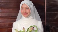 Unik Banget! Pengantin Ini Pakai Buket Nikah dari Petai dan Kacang Panjang