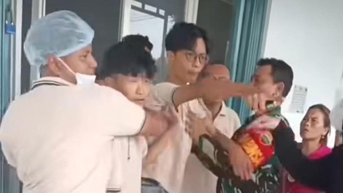 Tangkapan layar keributan gegara pekerja SPPG tidak terima diberhentikan secara sepihak