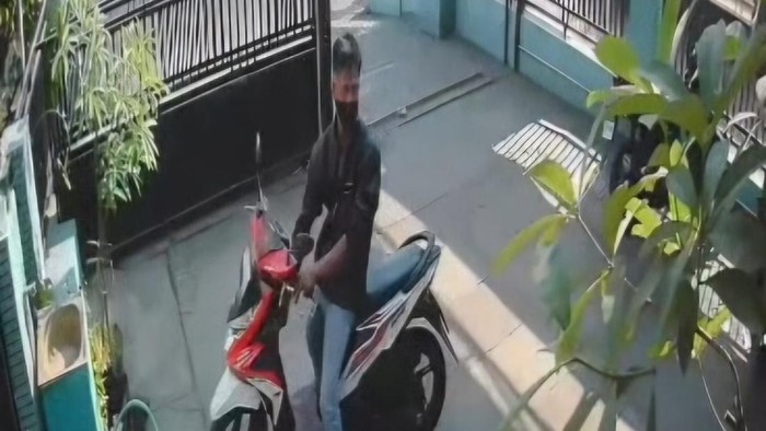 Rekaman pelaku motor bidan-perawat Klinik Eka Medika di Mojokerto