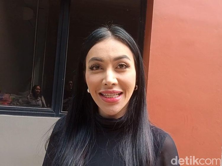 Denada Disebut Punya Pacar Baru: Orang Indonesia tapi Tinggal di Luar Negeri