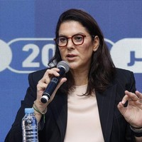 3. Latar Belakangnya Pengacara Sebelum terjun ke politik, Fatima merupakan seorang pengacara. Ia menempuh pendidikan hukum di Mohammed V University, Rabat, lalu melanjutkan studi hukum kontrak bisnis di University of Montpellier, Prancis. Ia juga mempelajari hukum Anglo-Saxon di Pace University, Amerika Serikat, dan kemudian berpraktik sebagai pengacara di bidang properti dan pertanahan.