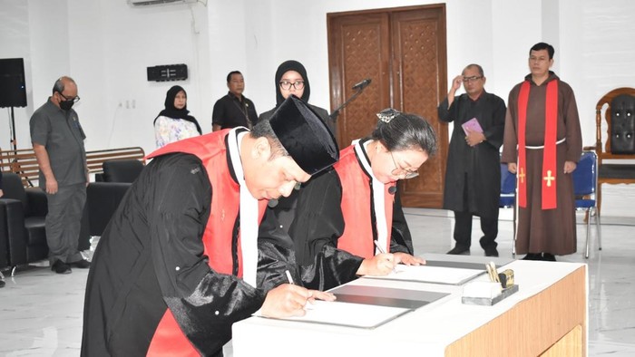 Pelantikan dua hakim Ad Hoc PHI di Aula Pengadilan Negeri Medan, Rabu (30/9/2026).