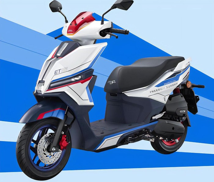 Honda NS125FX Freedom Gundam Limited Edition
