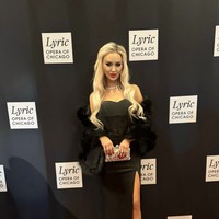 Jennifer bekerja sebagai associate producer di Fox Business selama sekitar tujuh tahun. Pada 2020, ia mengajukan gugatan terhadap Henry dan menuduhnya melakukan kekerasan seksual. Dalam gugatannya, Jennifer mengaku mengalami kekerasan dan pemerkosaan. Henry membantah tuduhan tersebut. Foto: dok. Instagram @jennifereckhart