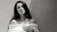 Julie Estelle melahirkan anak kedua berjenis kelamin laki-laki. Ia melahirkan anak keduanya pada 23 September 2026. (Foto: dok Instagram julstelle)