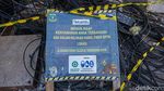 Kabel Semrawut Menjuntai di Ciledug, Kini Dipasang Garis Pengaman