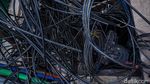 Kabel Semrawut Menjuntai di Ciledug, Kini Dipasang Garis Pengaman