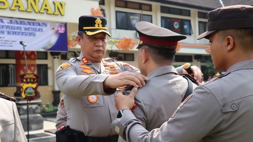 Kapolres Tabanan, AKBP I Putu Bayu Pati memimpin sertijab tiga pejabat utama dan kapolsek di Lapangan Apel Tathya Dharaka Polres Tabanan, Rabu (30/9/2026).