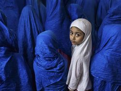 Karya Fotografer Terbaik Dunia Ini Ternyata Banyak Memotret Indonesia