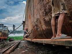 Karya Fotografer Terbaik Dunia Ini Ternyata Banyak Memotret Indonesia