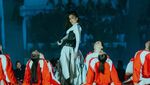 Kulineran Seru ala Agnez Mo, Makan Chili Crab Singapura hingga Tiram Dubai
