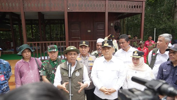 Menhut hingga Kapolda Riau meresmikan Rumah Runding Restorasi yang menjadi living laboratory gambut di Bengkalis, Rabu (30/9/2026).