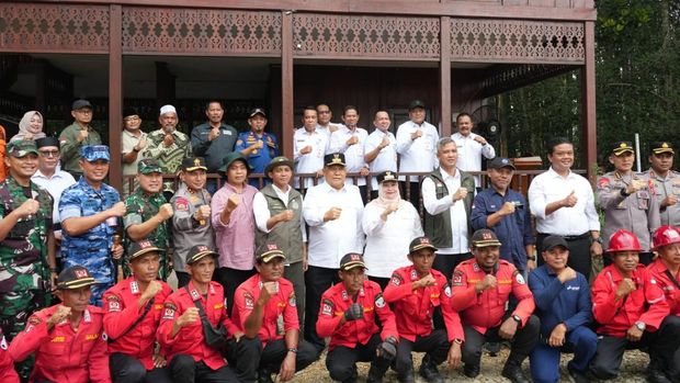 Menhut hingga Kapolda Riau meresmikan Rumah Runding Restorasi yang menjadi living laboratory gambut di Bengkalis, Rabu (30/9/2026).