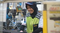 Pabrik Toyota di Karawang Pekerjakan 200 Wanita