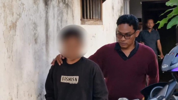 Polisi menangkap MAY (22) yang diduga setubuhi anak di bawah umur di Sidoarjo