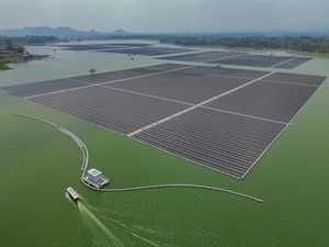 Pengusaha Ungkap Tantangan Pemerintah Geber PLTS