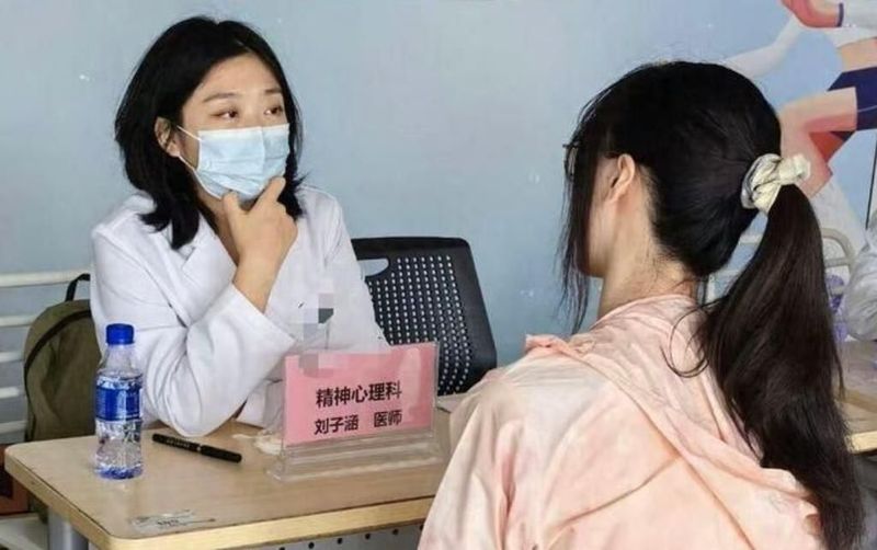 Punya Gelar PhD, Dokter Ini Banting Setir Jual Sarapan dan Antar Makanan