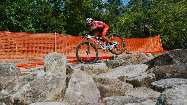 Sayu Bella Sayu Bella meraih medali perunggu nomor MTB-XCO Asian Games 2026.