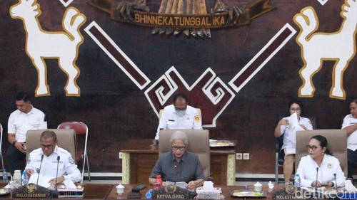Suasana paripurna ke-93 di ruang sidang utama, Gedung DPRD NTT, pada Rabu (30/9/2026).