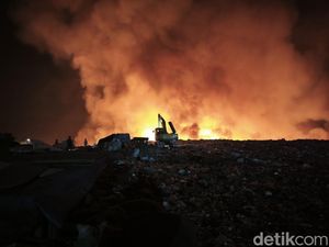 Kebakaran TPA Jatibarang Semarang Merembet ke Zona 3