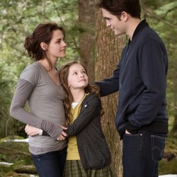Kini 20 Tahun, Renesmee Twilight Bikin Pangling